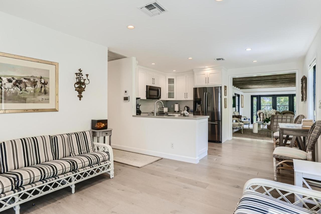 | Cortez Bungalow, 3 Bd, 2 Ba, private garden
