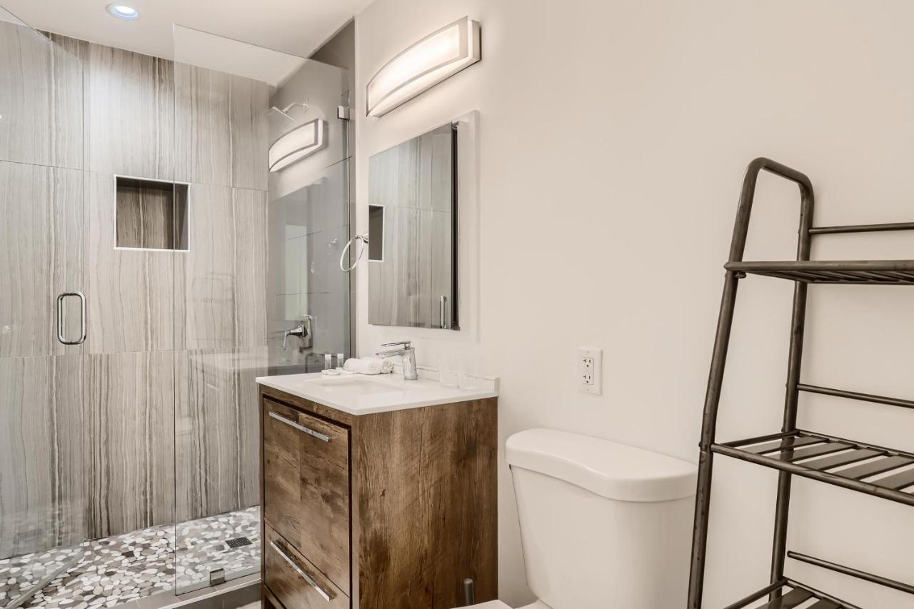 | Cortez Bungalow, 3 Bd, 2 Ba, private garden