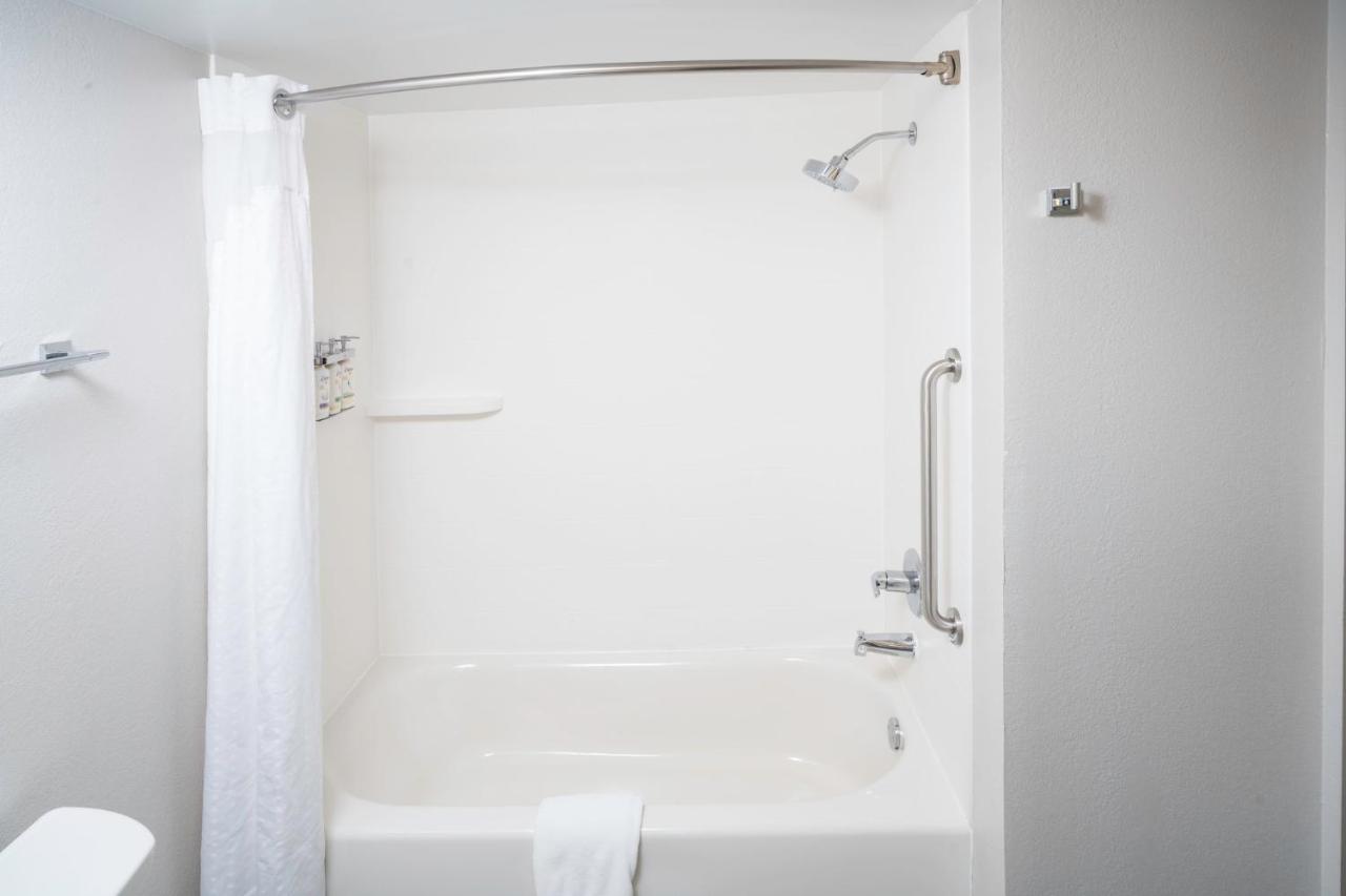 | Holiday Inn Express and Suites Atlanta-Johns Creek, an IHG Hotel