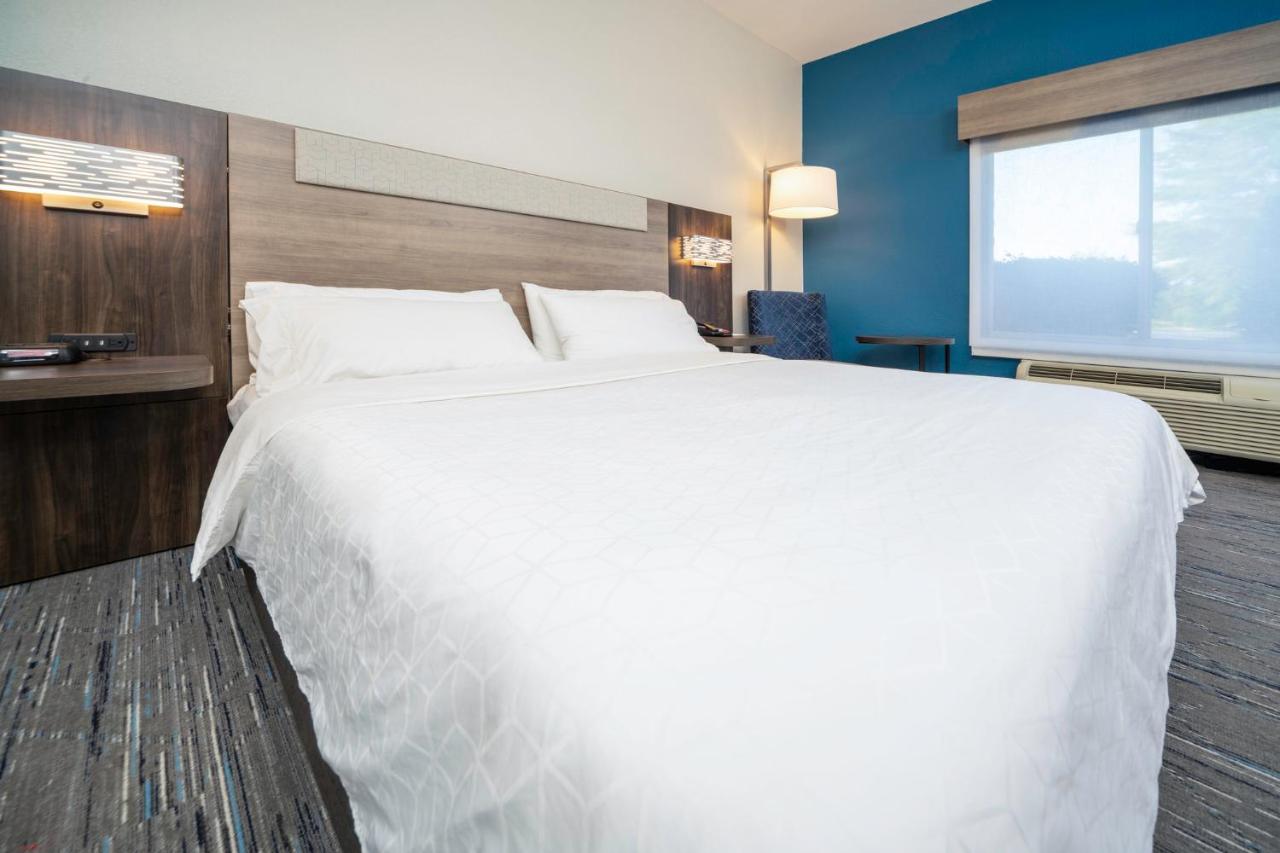 | Holiday Inn Express and Suites Atlanta-Johns Creek, an IHG Hotel