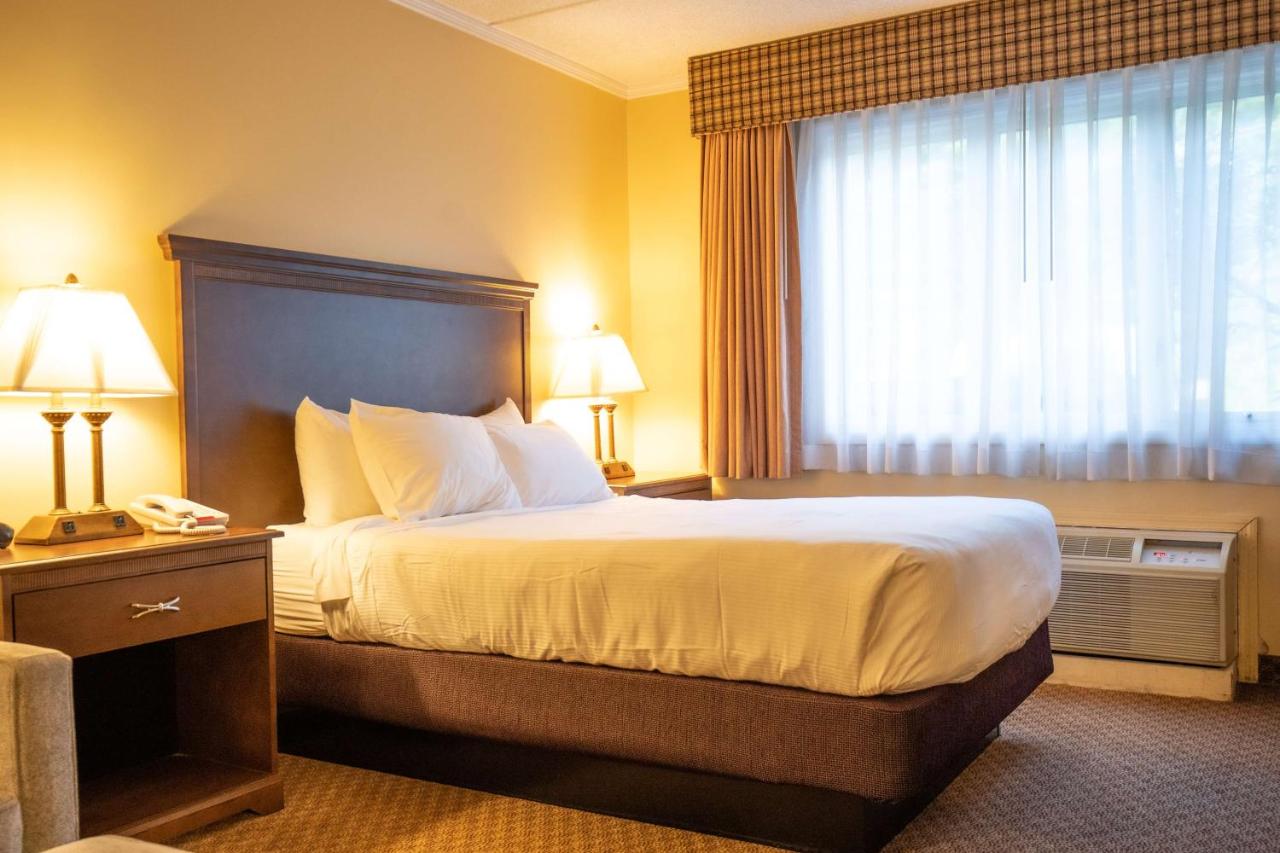 Disability Access- 1 Double Bed at Best Western of Lake George