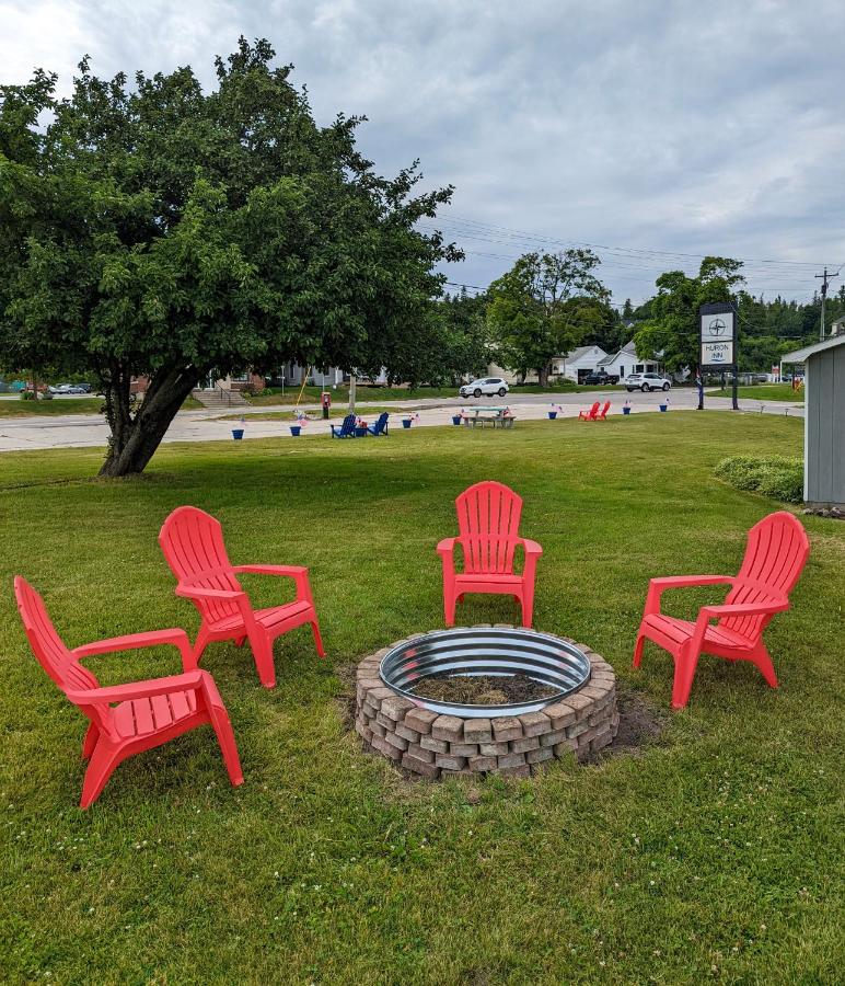 | Huron Inn