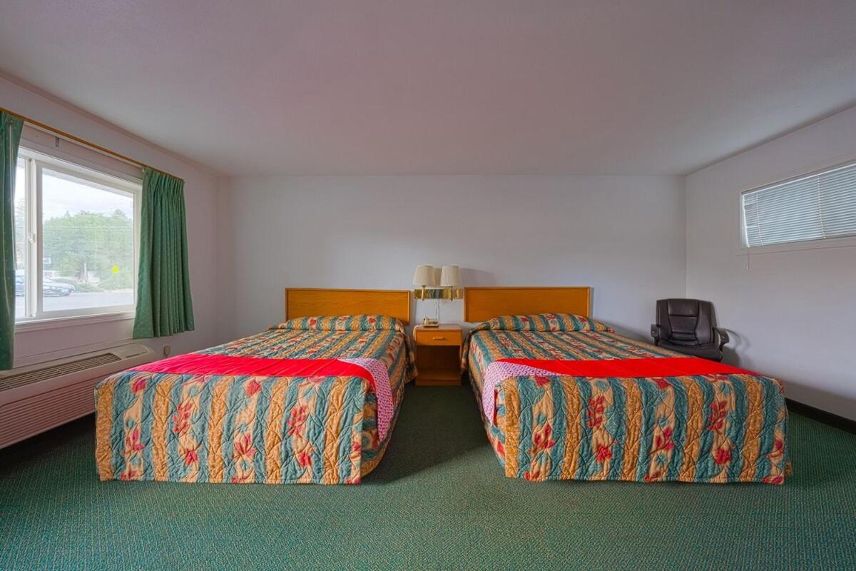 | Budget 8 Motel