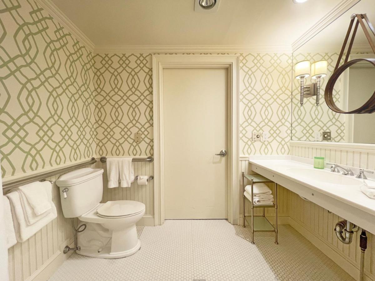 Deluxe King Room at The Mansion at Ocean Edge