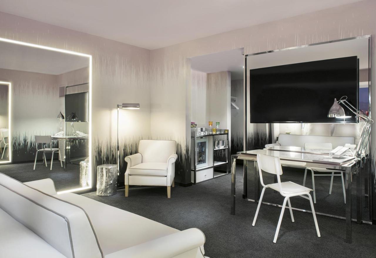 Marra One Bedroom Suite at SAHARA Las Vegas
