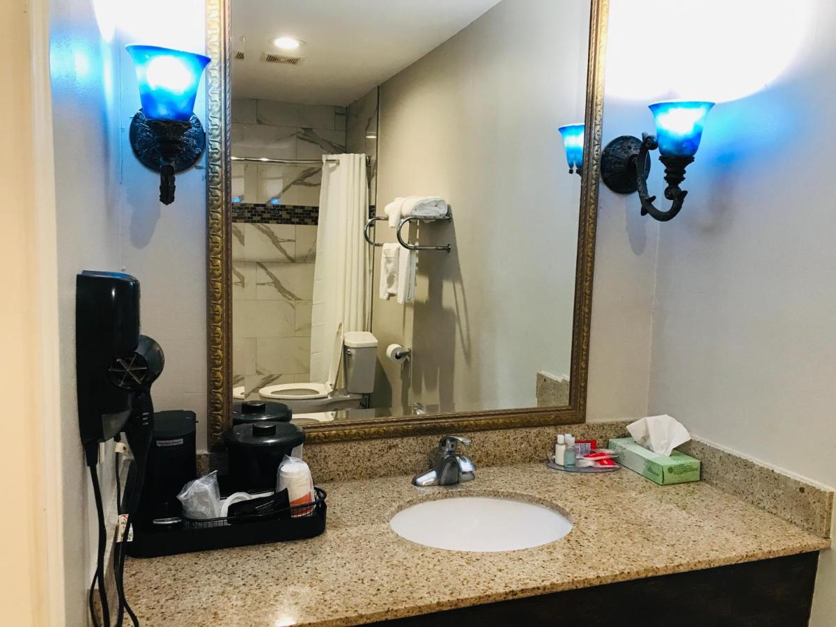  | Summit Inn - Houston Medical Center - NRG Park