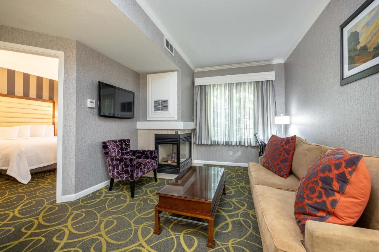 King Suite with Fireplace - Non-Smoking at Best Western Plus Dixon Davis