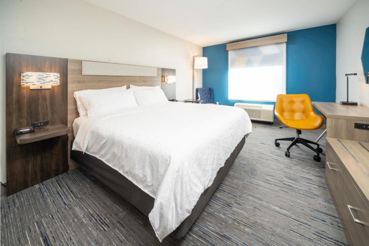 | Holiday Inn Express and Suites Atlanta-Johns Creek, an IHG Hotel