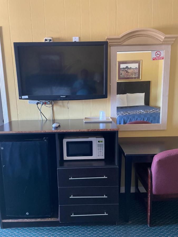 | Budget Inn