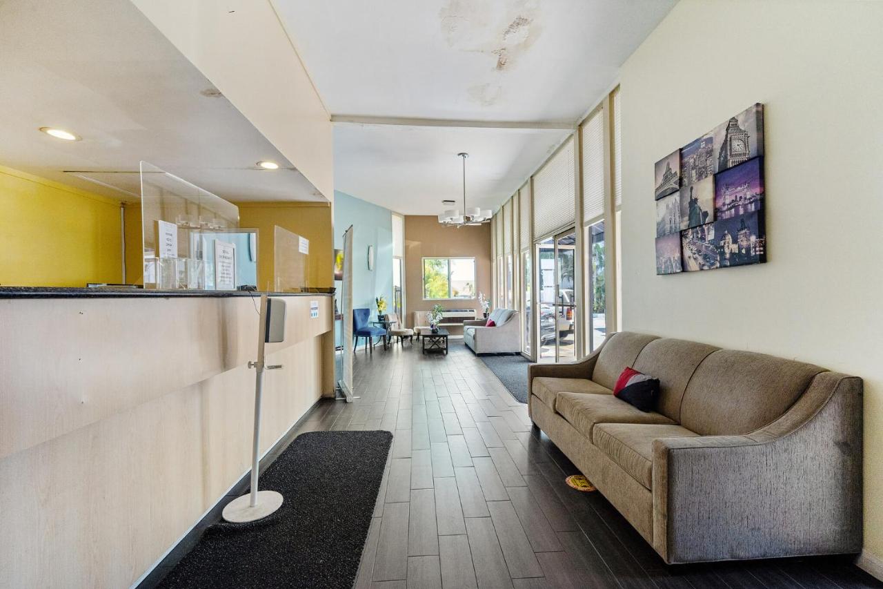 | Torrance Inn & Suites