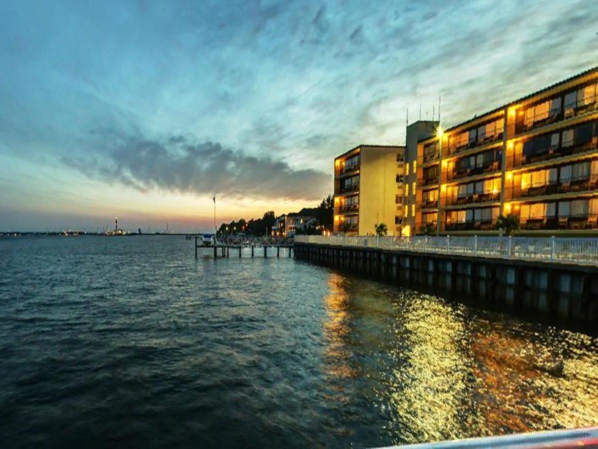 | Pier 4 Hotel