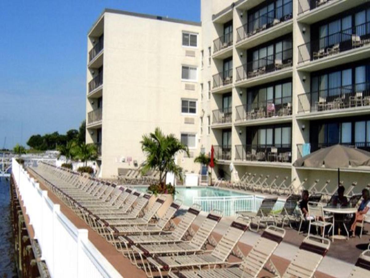| Pier 4 Hotel