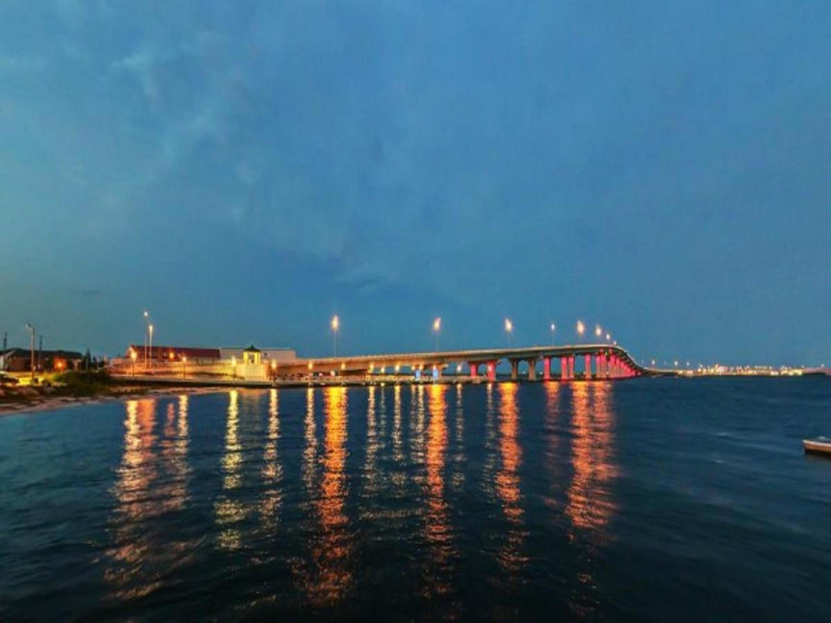 | Pier 4 Hotel