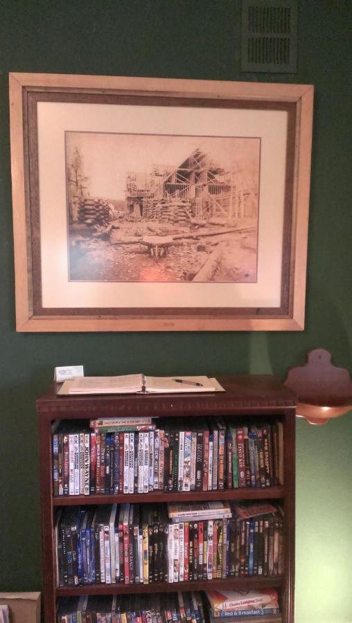 | Robins Nest Bed & Breakfast