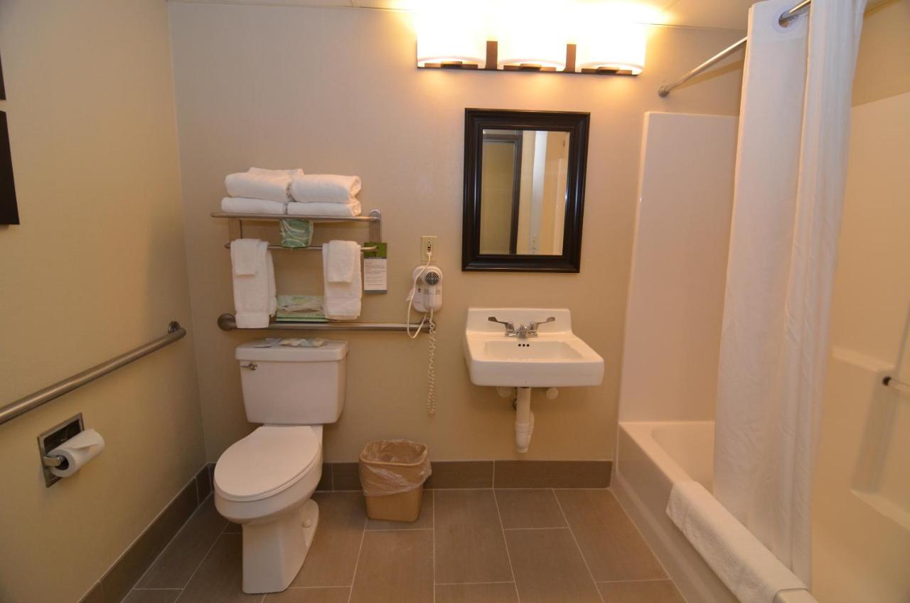 Queen Room with Two Queen Beds - Non-Smoking at Comfort Inn Marshalltown South
