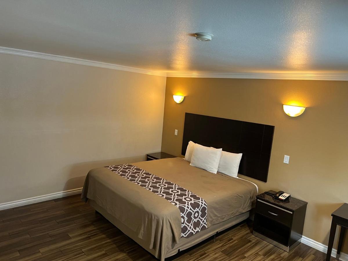 | Walnut Inn & Suites West Covina