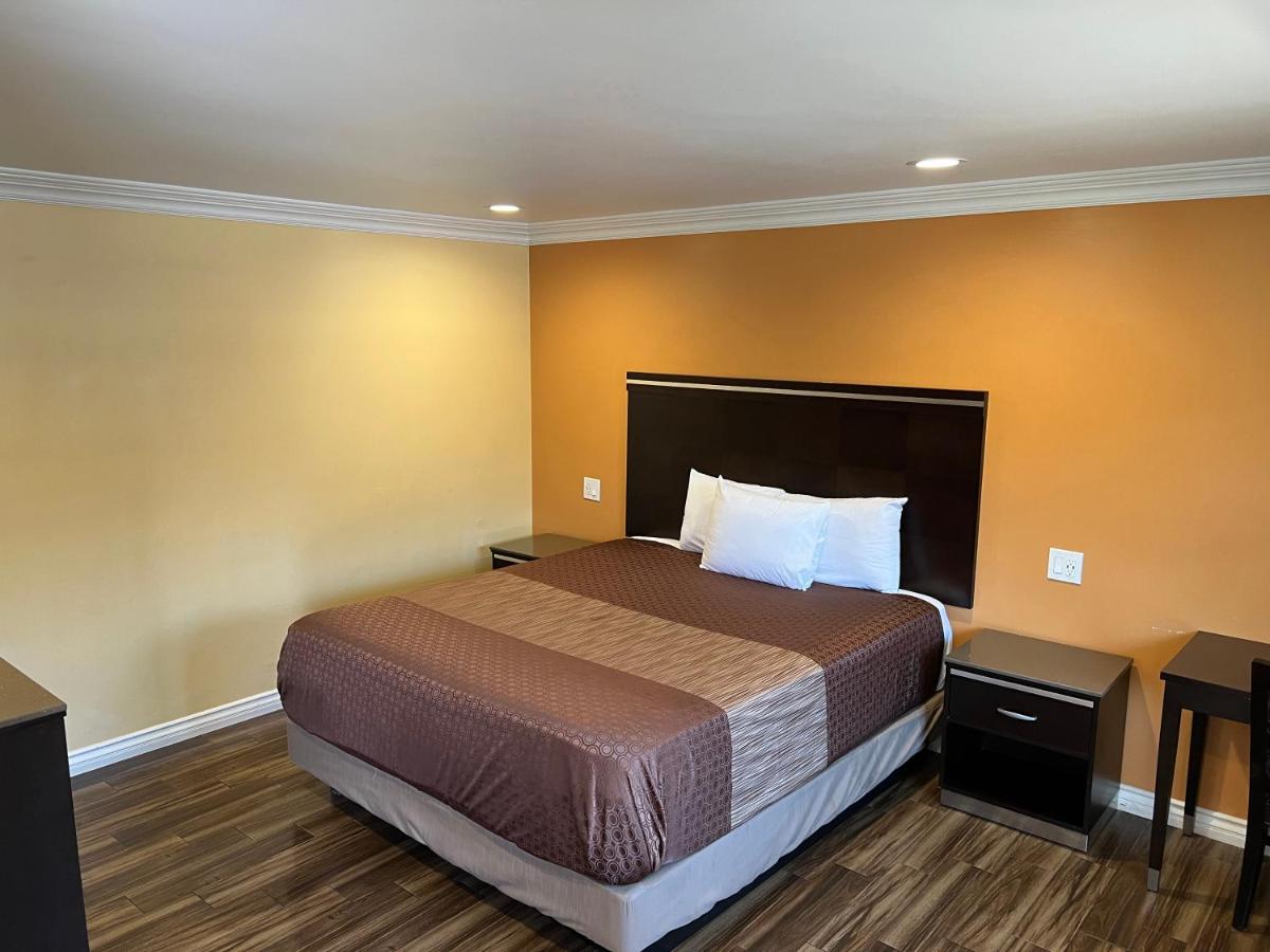 | Walnut Inn & Suites West Covina