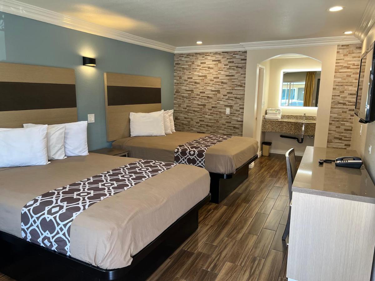 | Walnut Inn & Suites West Covina