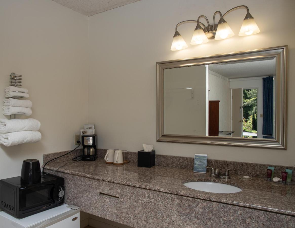 | The Occidental Lodge