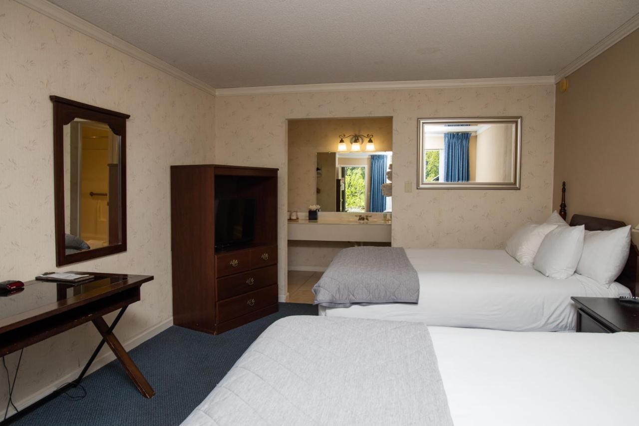 | The Occidental Lodge