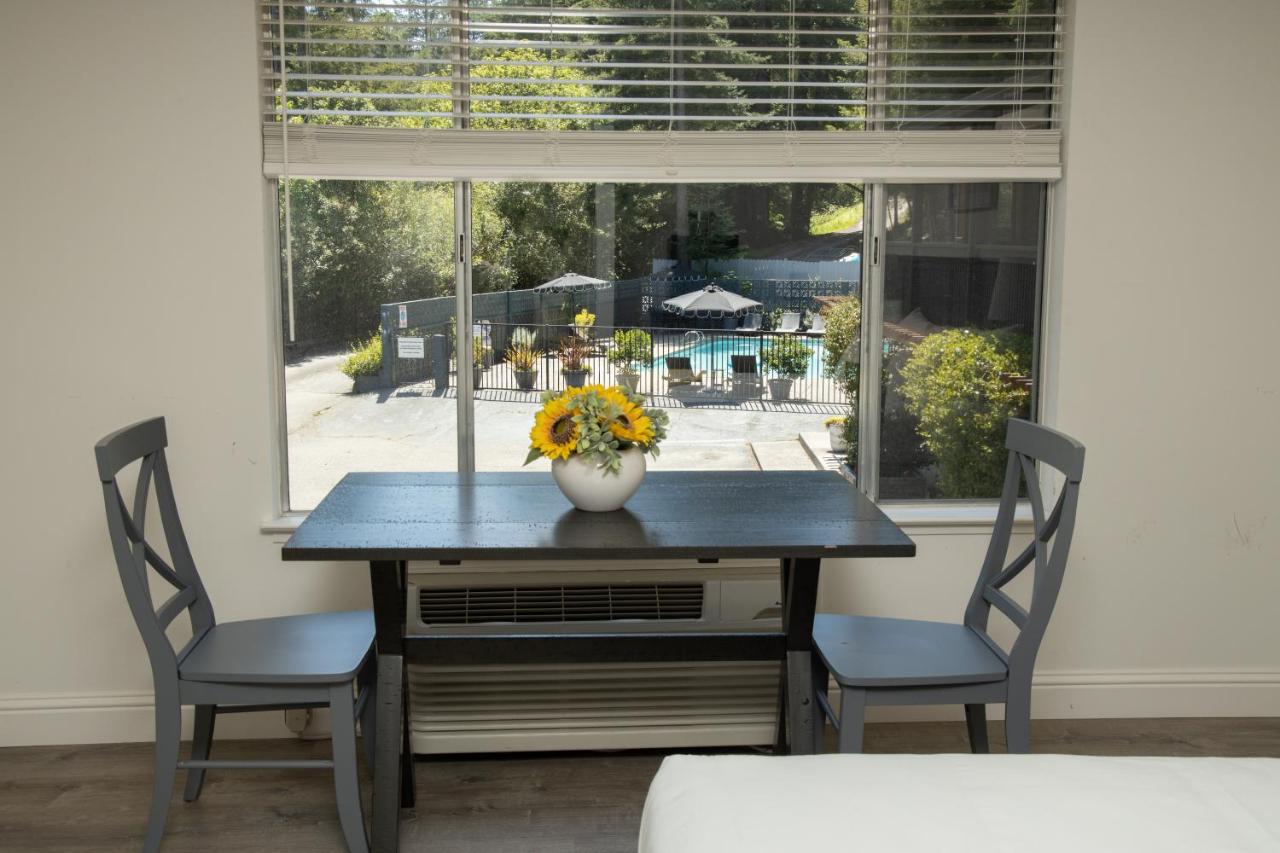  | The Occidental Lodge