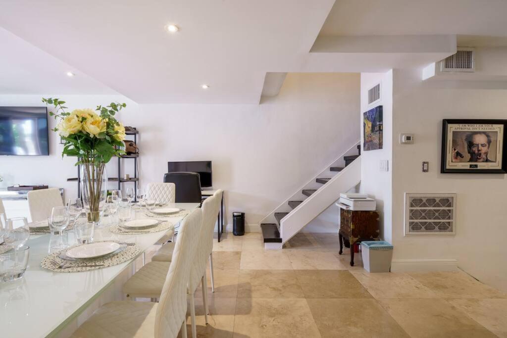 | Villa Riviera