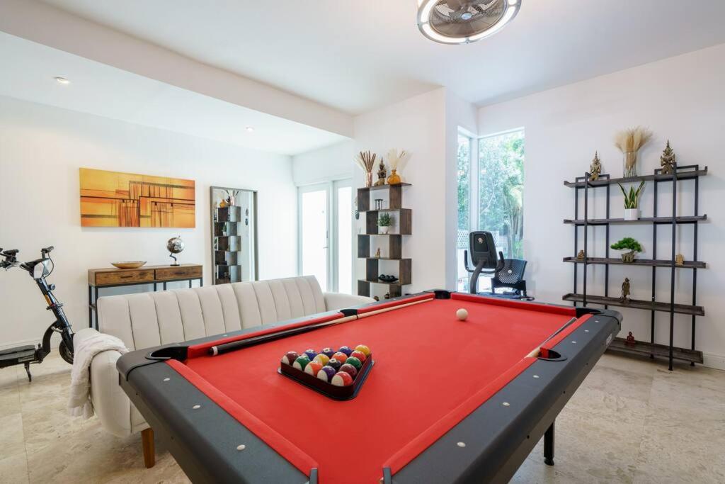 | Villa Riviera