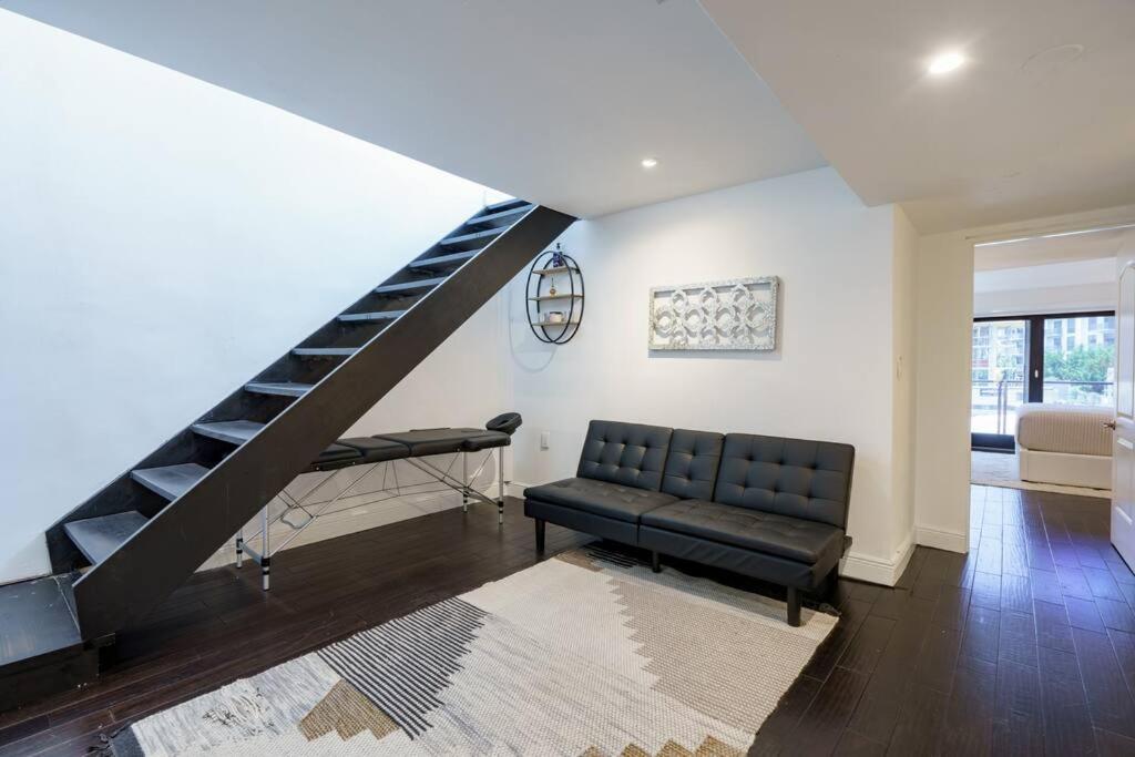  | Villa Riviera