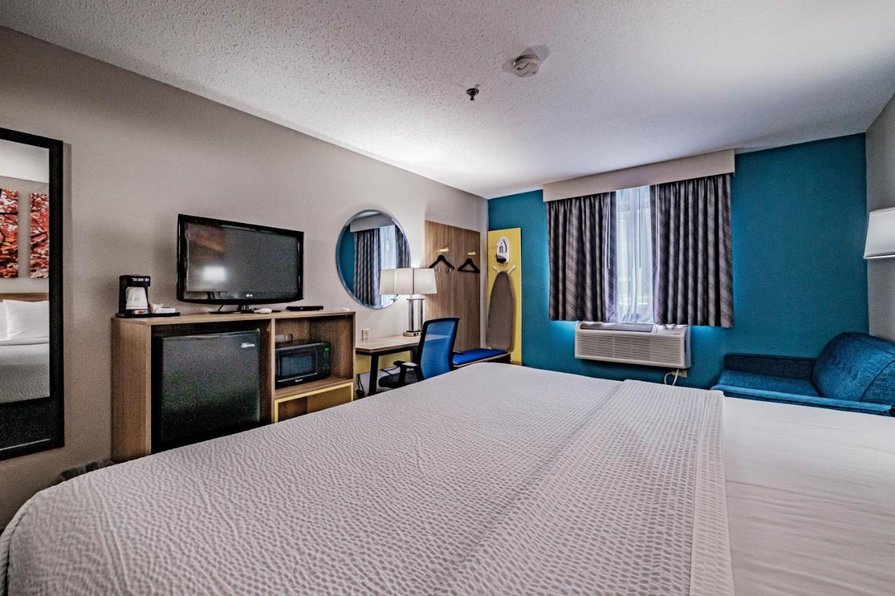 | Days Inn by Wyndham Brunswick Bath Area