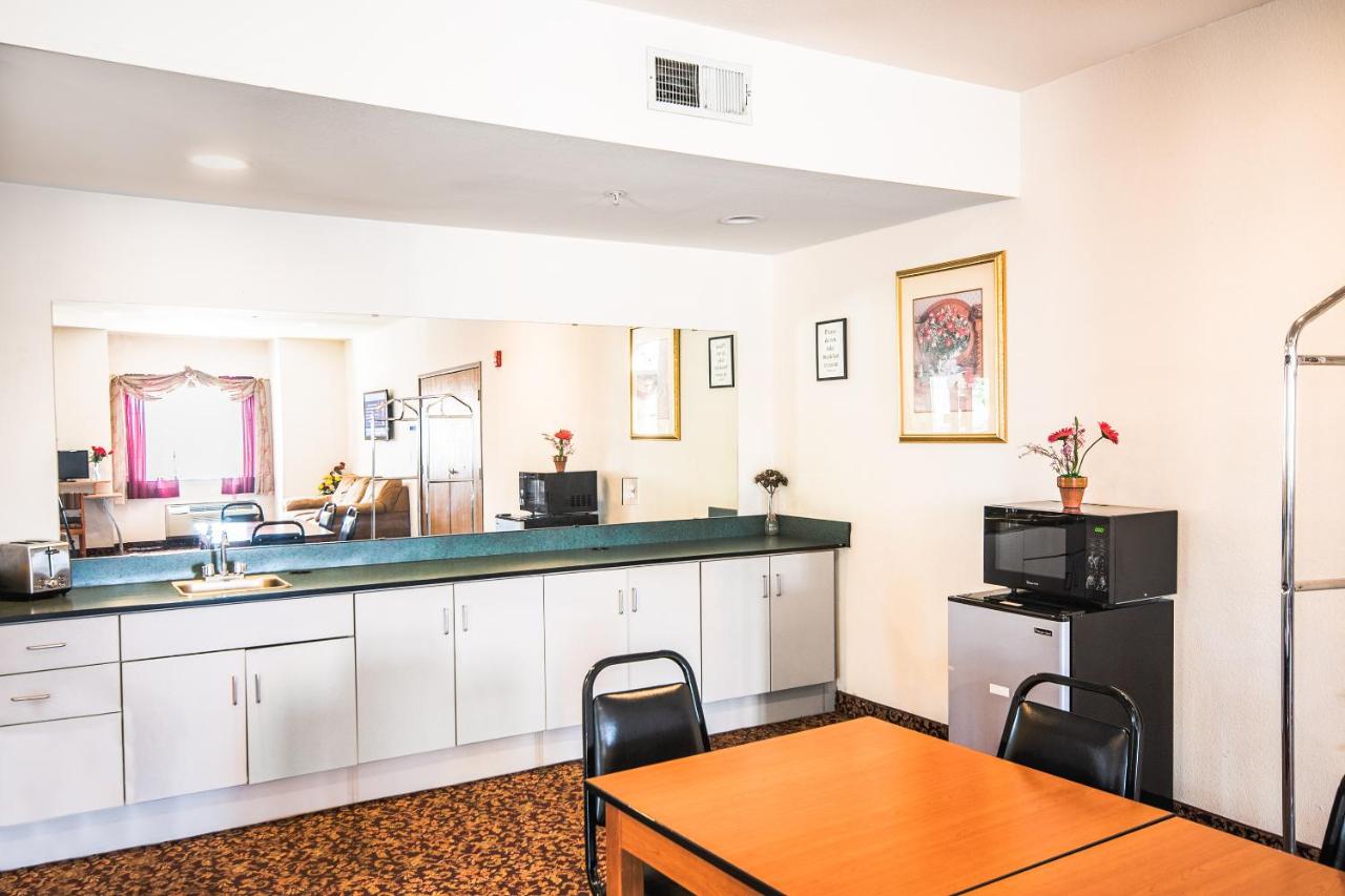  | OYO Hotel Mesquite TX, Hwy 80