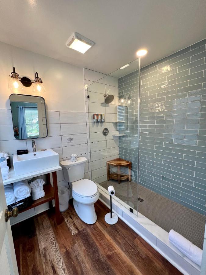  | The Porch on Frances Inn - Adults Exclusive