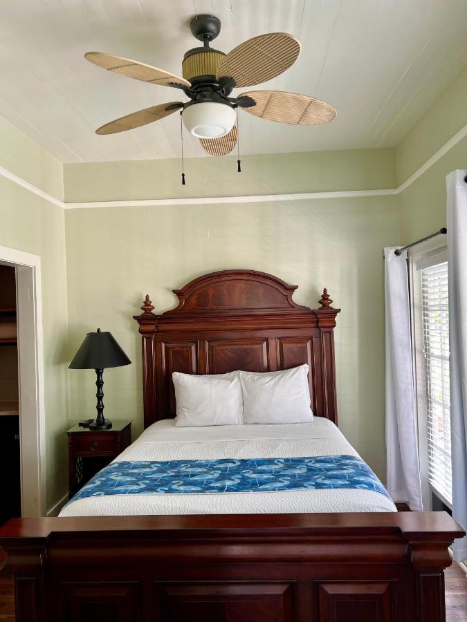  | The Porch on Frances Inn - Adults Exclusive