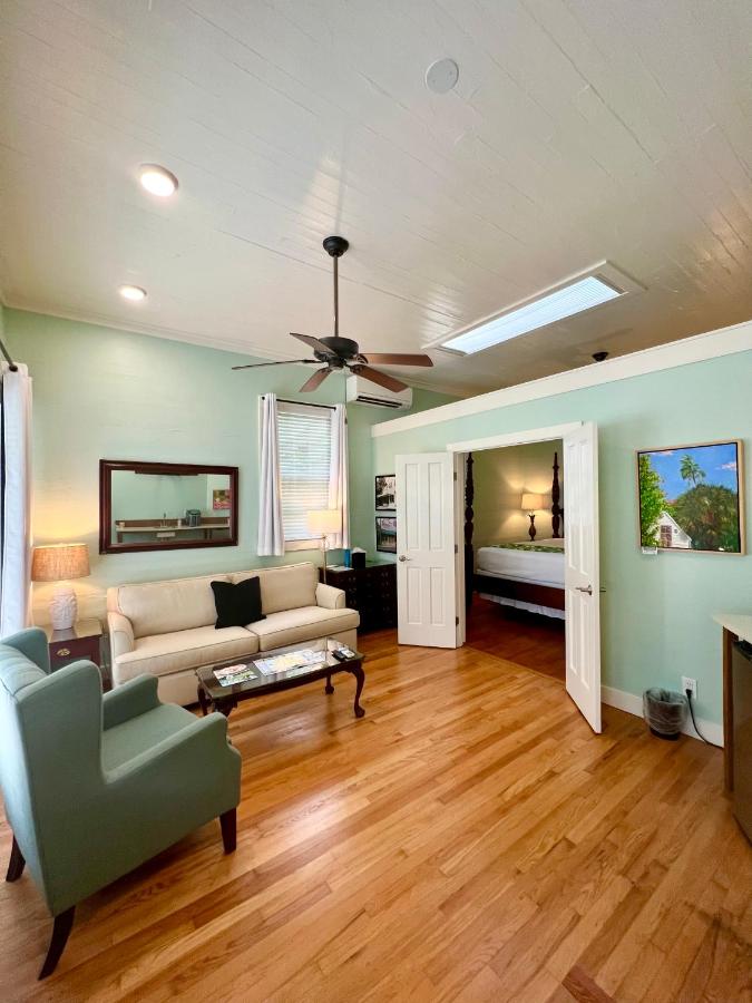  | The Porch on Frances Inn - Adults Exclusive