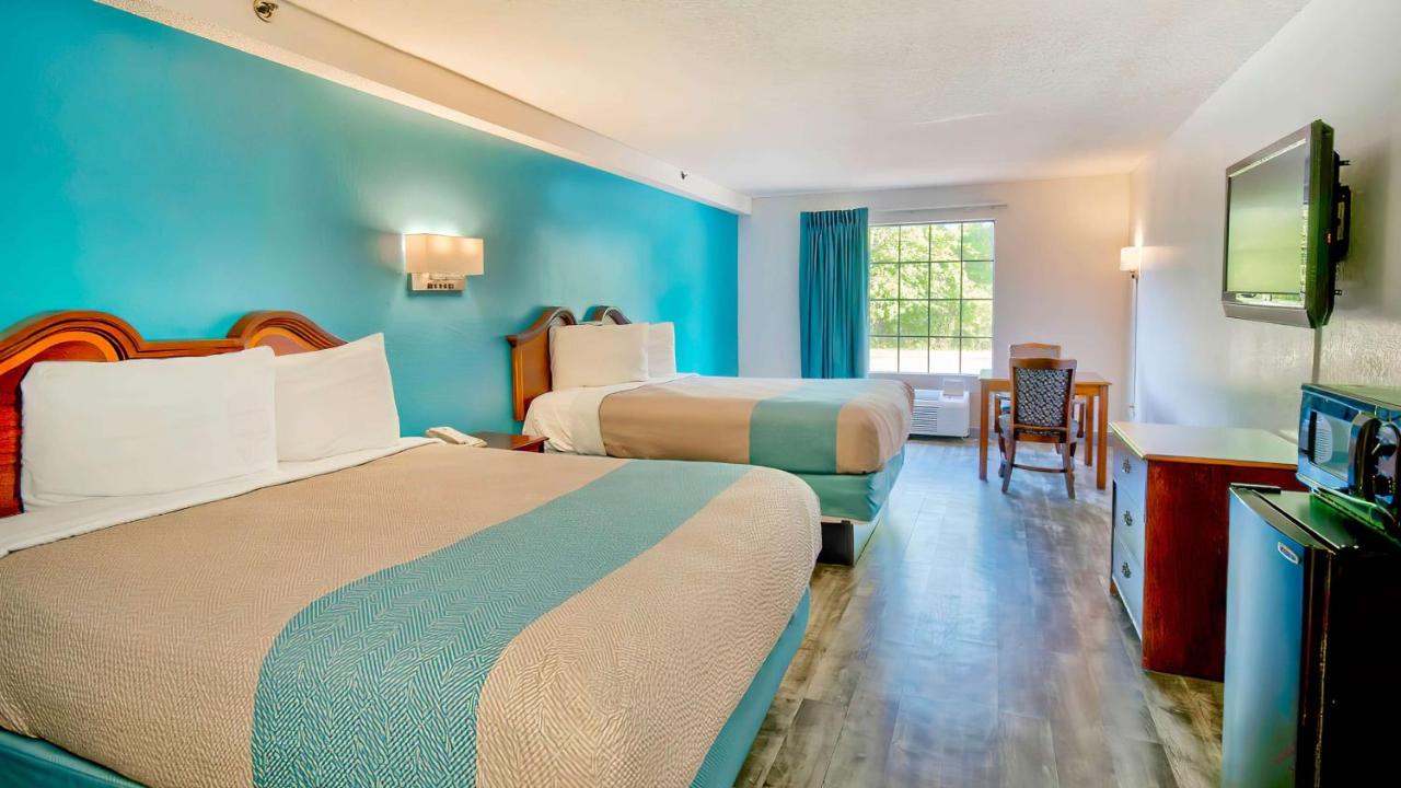 | Motel 6-Grand Rivers, KY