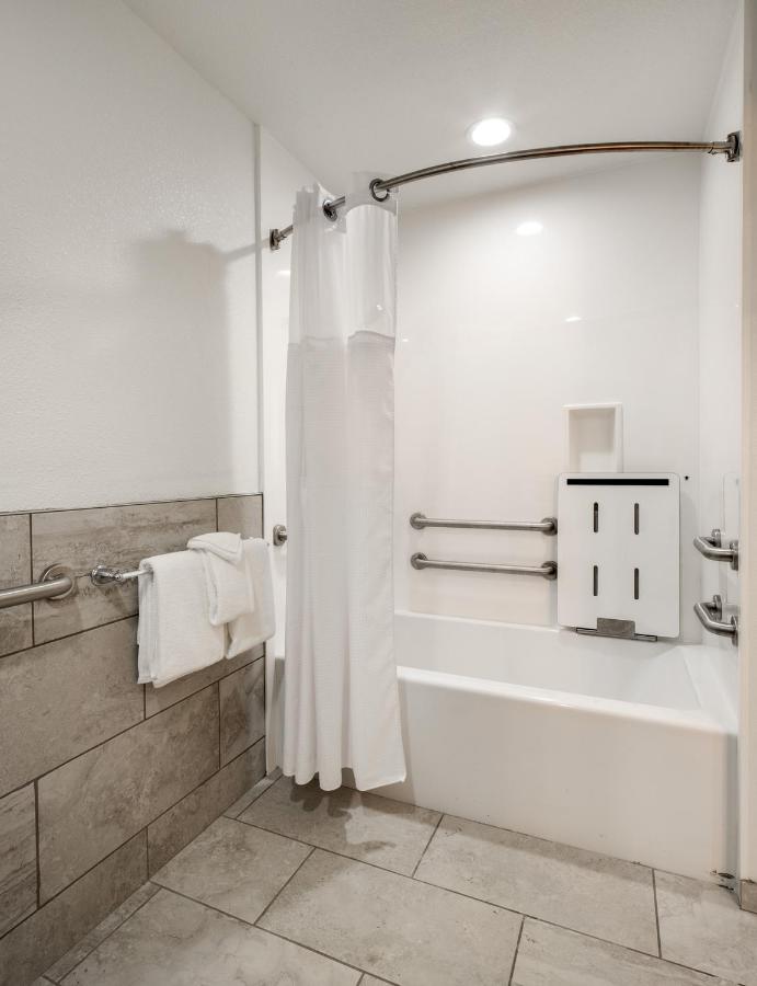 Queen Room with Two Queen Beds - Disability Access at Ayres Suites Diamond Bar