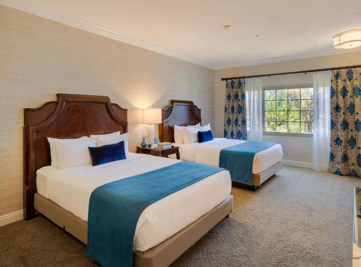 Queen Studio Suite at Ayres Suites Diamond Bar