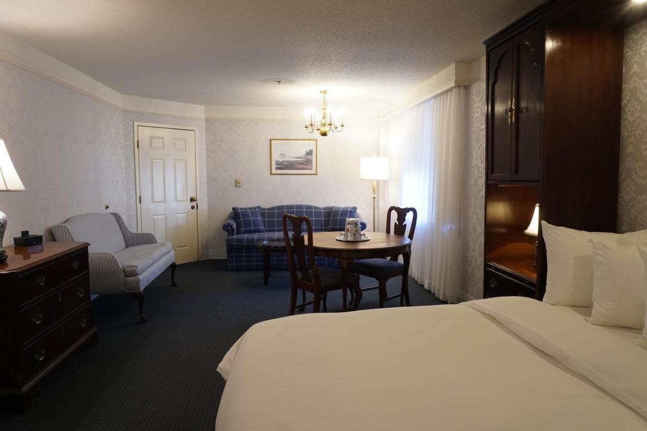 | Simsbury Inn