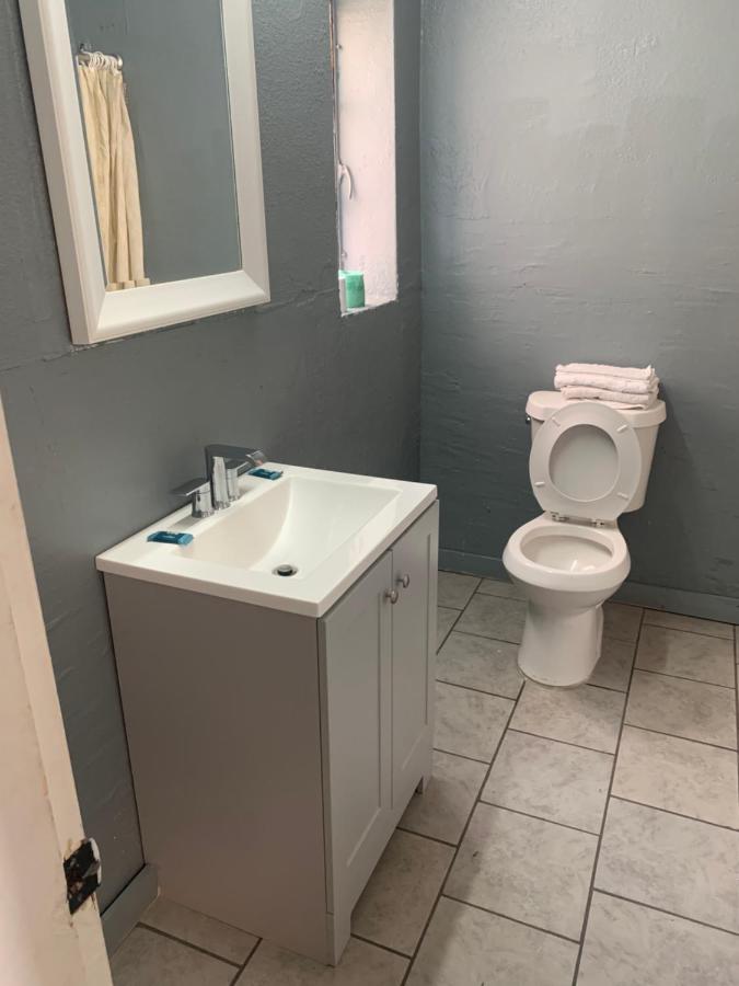 | Economy Inn