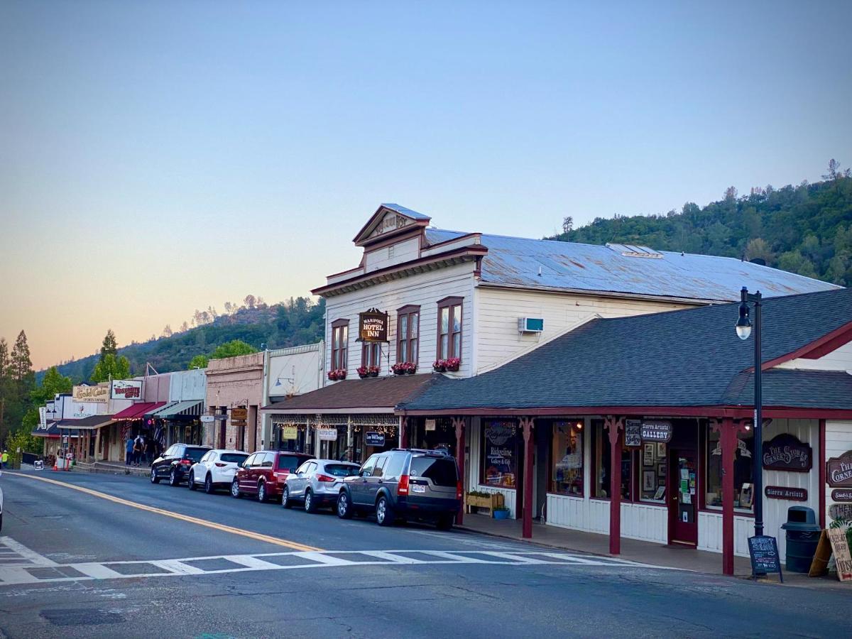 | Yosemite Charm by Casa Oso with spa and breathtaking views