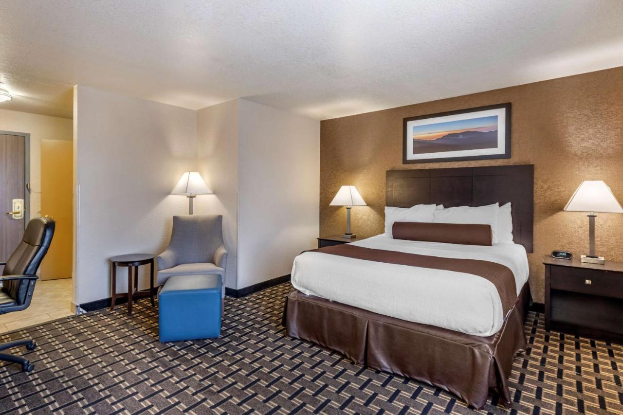King Suite at Best Western Plus Las Vegas West