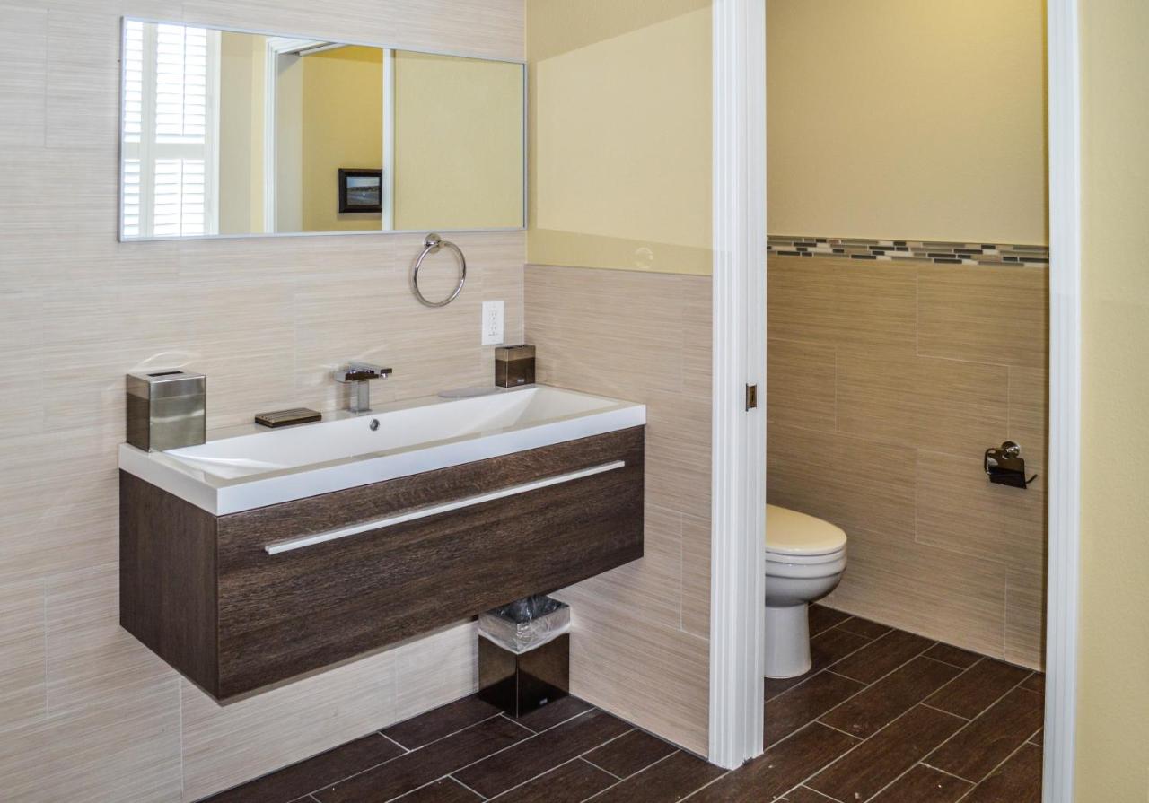 | Rio Vista Inn & Suites Santa Cruz
