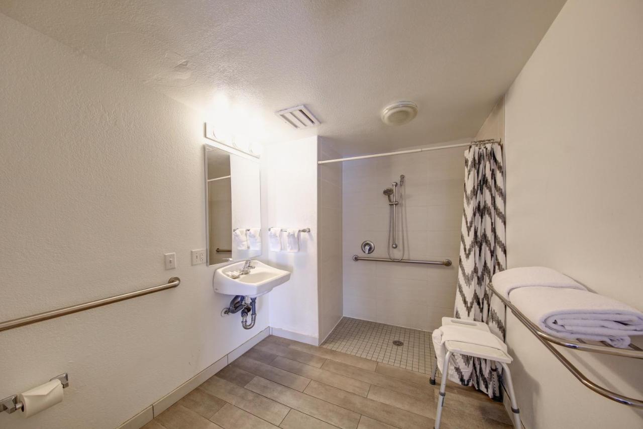  | Inn at Venice Beach