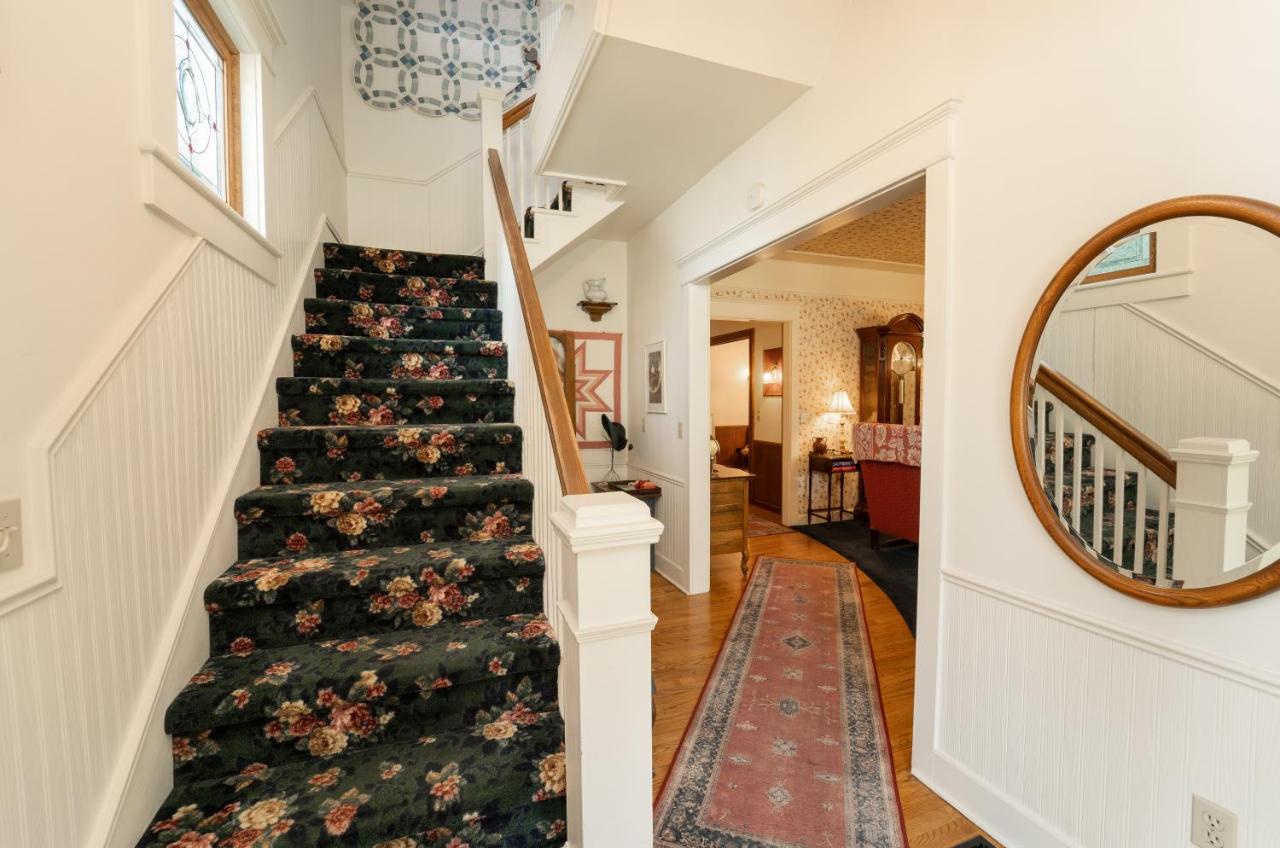 | Yelton Manor Bed and Breakfast