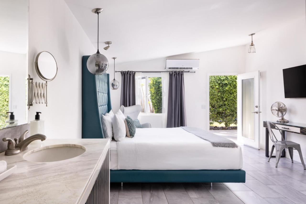 Standard King Room at The Palm Springs Hotel