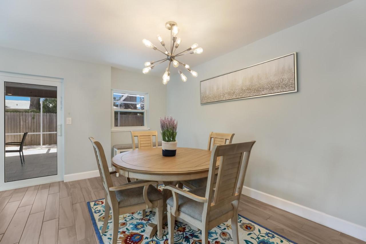  | Updated Sarasota pool home 8 mins drive to siesta key
