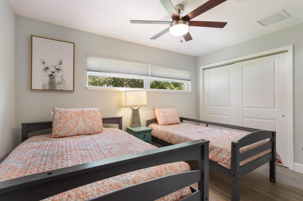  | Updated Sarasota pool home 8 mins drive to siesta key