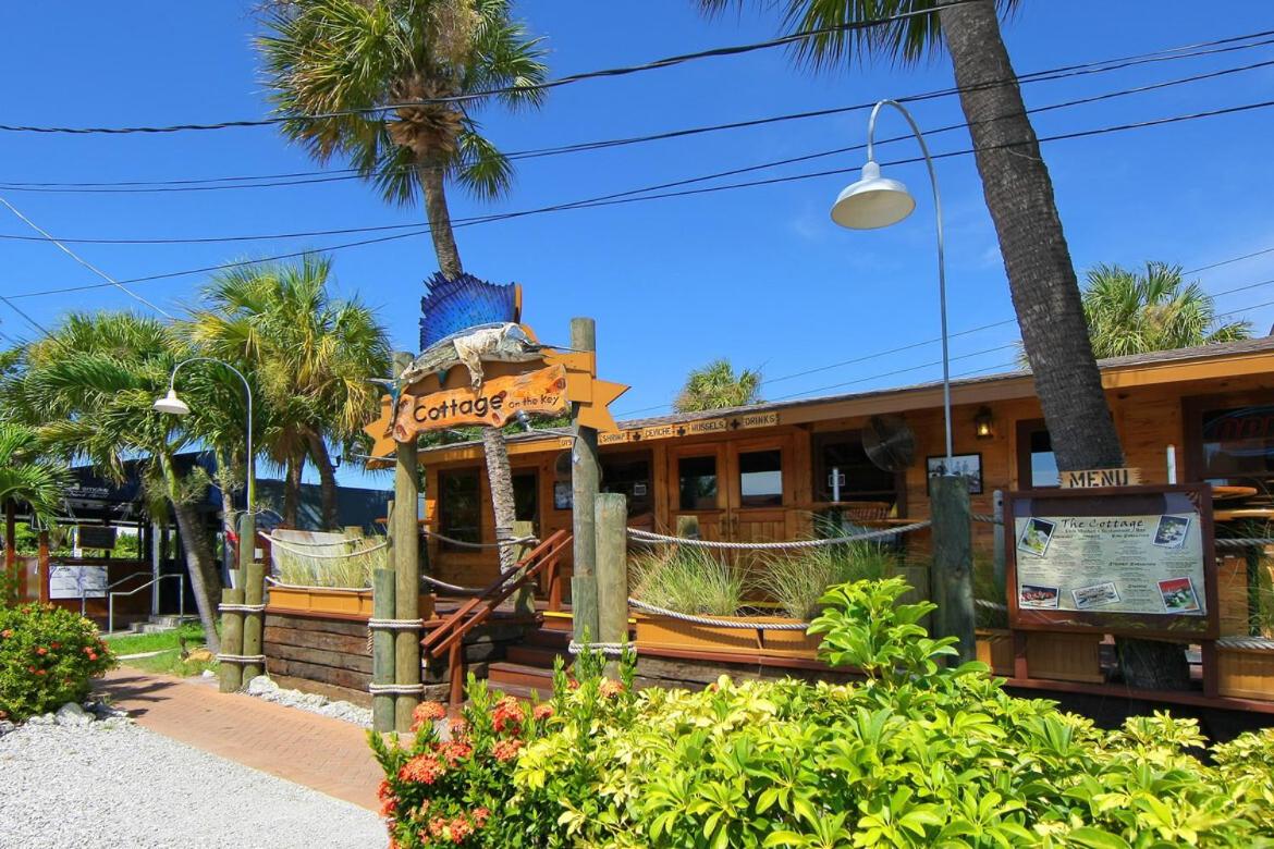  | Updated Sarasota pool home 8 mins drive to siesta key