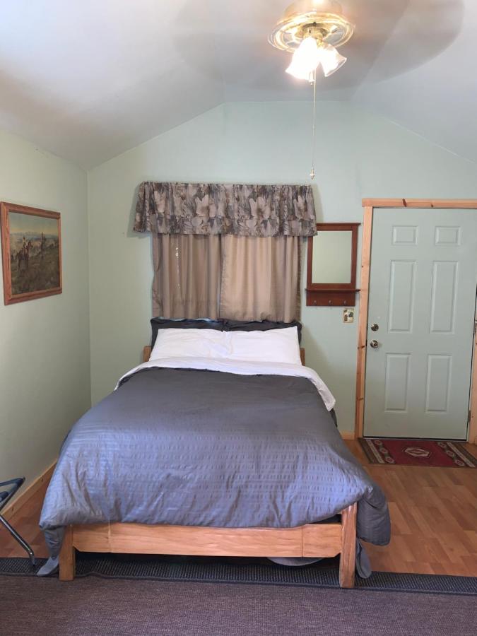 | Glacier Haven Inn