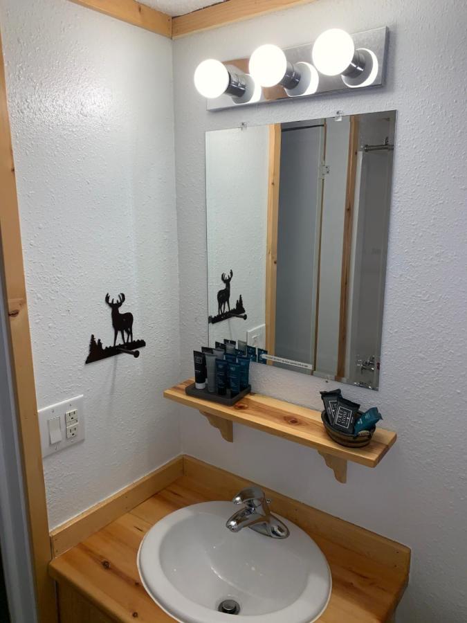| Glacier Haven Inn