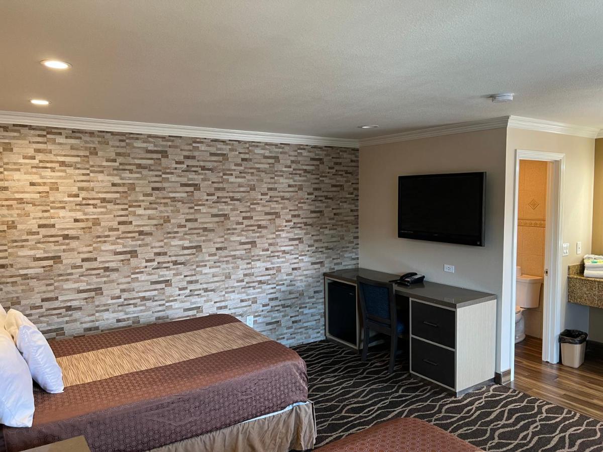 | Walnut Inn & Suites West Covina